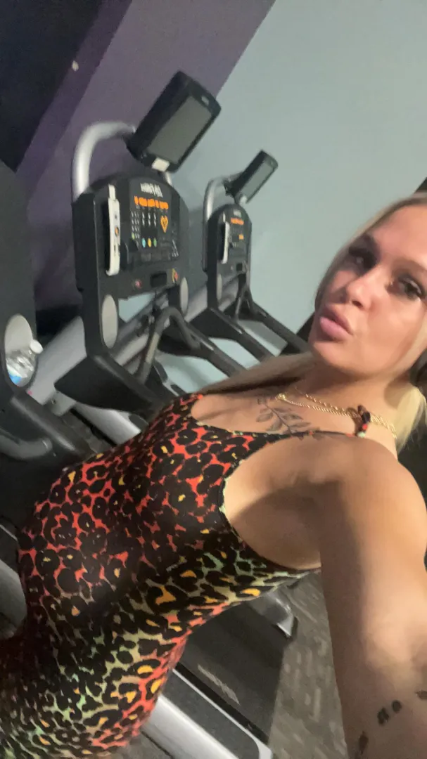 getting a walk in with my bump