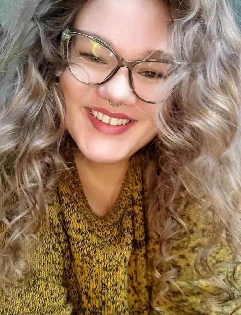 G○○fy selfie in my favourite jumper 