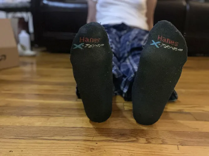 God my feet smell for having these on for only three days, who volunteers to sniff them?