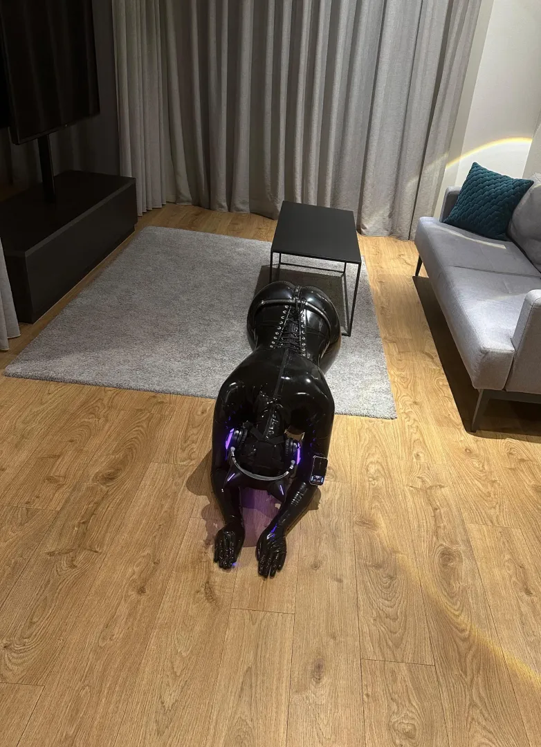 Good drones surrender and kneel for their superior entity