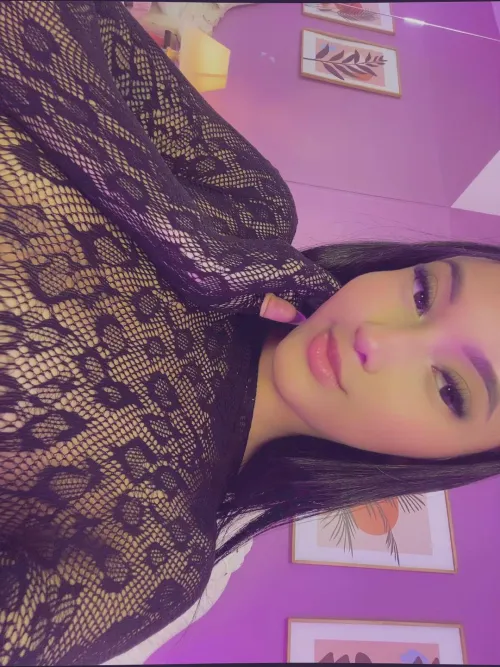 Good girls wear lace, but the best ones know how to take it off.  Chaturbate: Samantakane