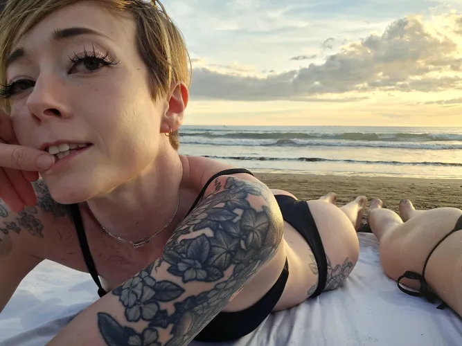 Good morning! Listen to your favorite song today!✨ Costa Rica day 9 50% off XXX OF  daily posts, no chatters, & truly exclusive content  Piss stuff on Fansly  Talk dirty with me on Sextpanther links in comments 