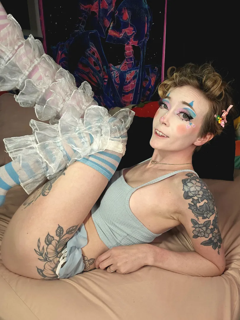 Good morning! Make sure you laugh today!✨ 50% off XXX OF  daily posts, no chatters, & truly exclusive content  Piss stuff on Fansly  Talk dirty with me on Sextpanther links in comments 