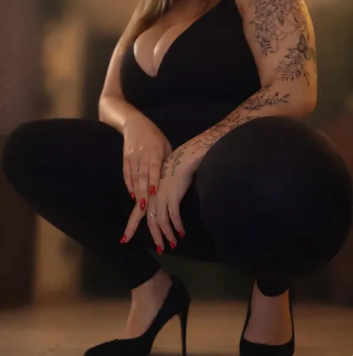 Good Sunday morning my little toys. Remember it's not a sin when you're sending to someone as perfect as me.