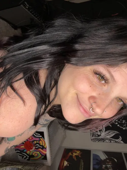 Gothic queen, no explanations