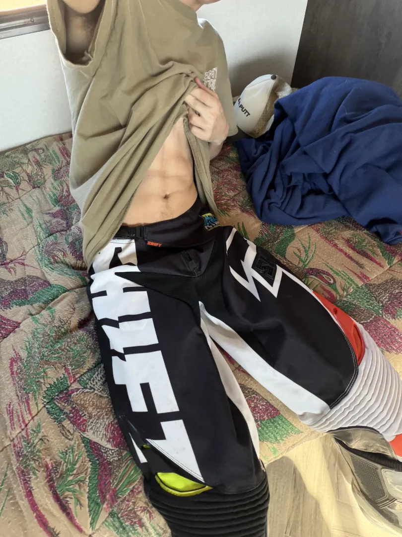 Gotta keep quiet, the others are sleeping