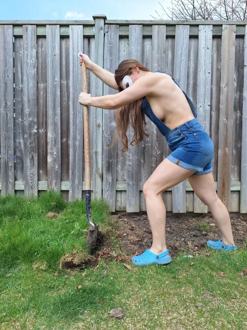 Great side pose in my overalls