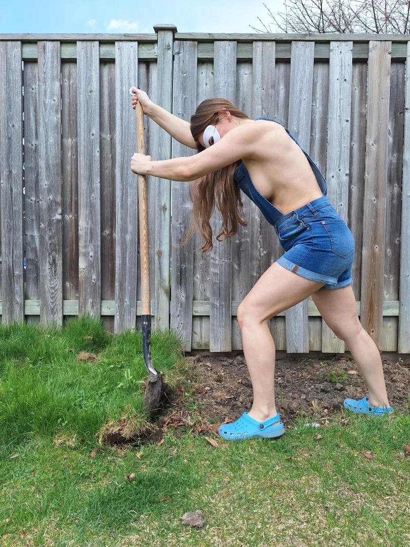 Great side pose in my overalls