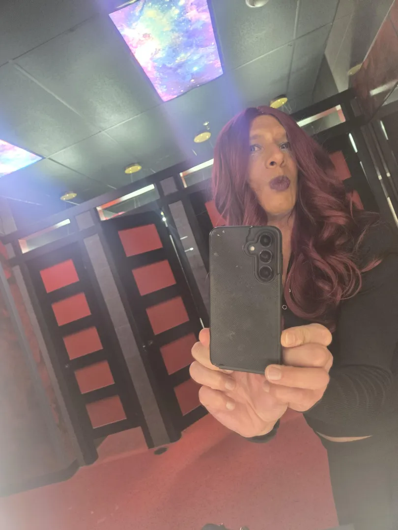 GTA -Sissy looking for other sissy GFs for nights out!