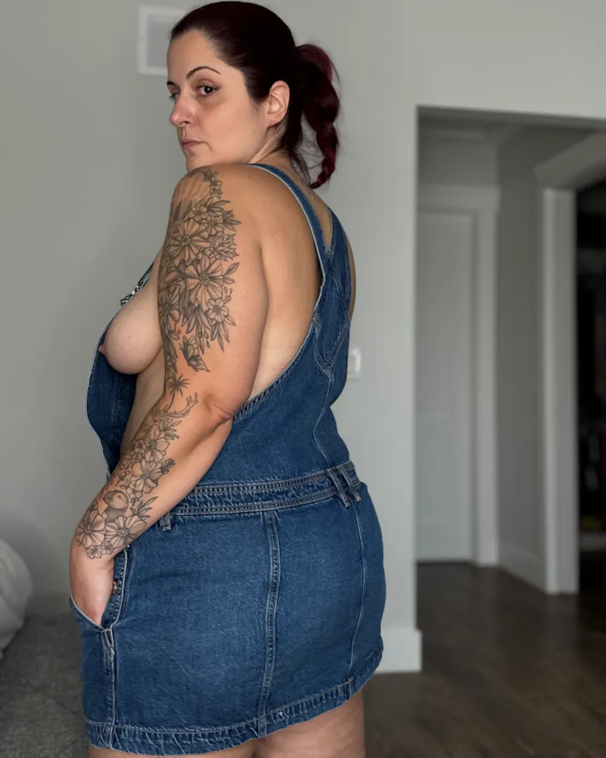 Guess what I'm not wearing under this