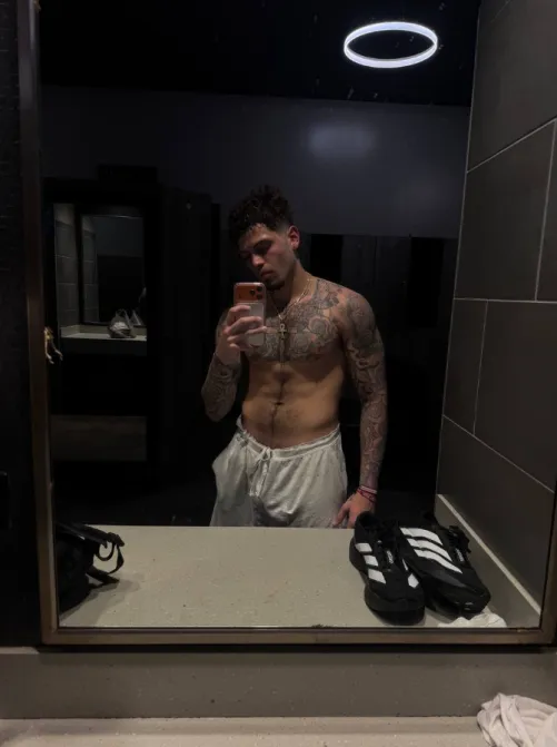 Gym built and stretching fabric