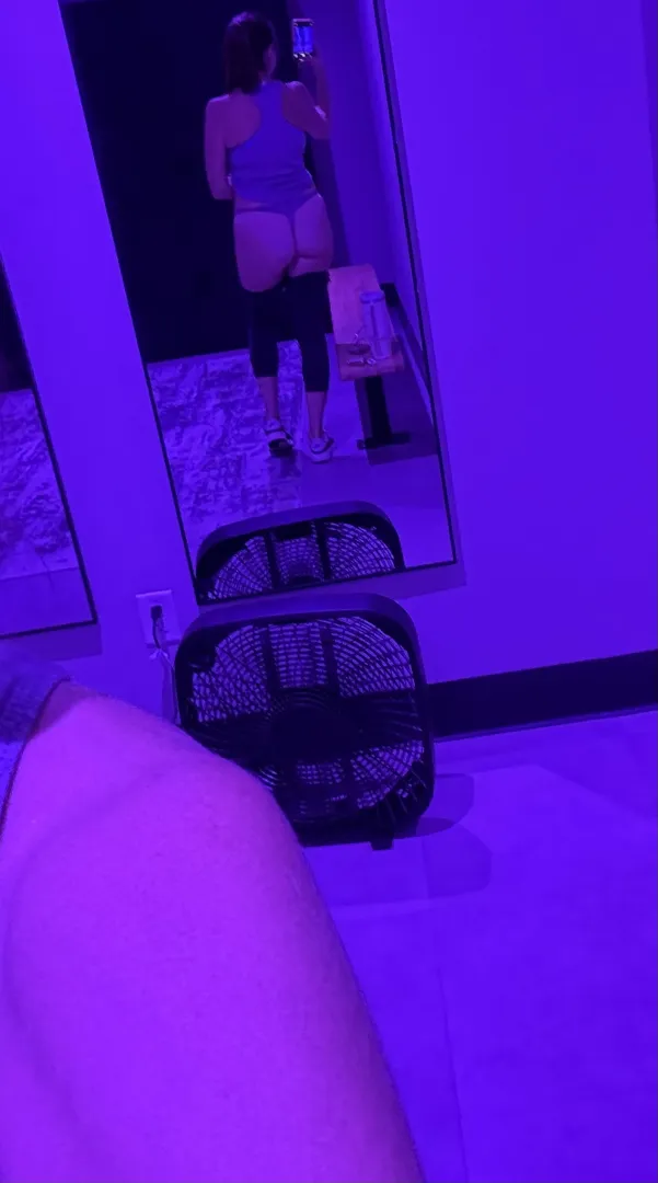 Gym mirror selfie - mild mom booty