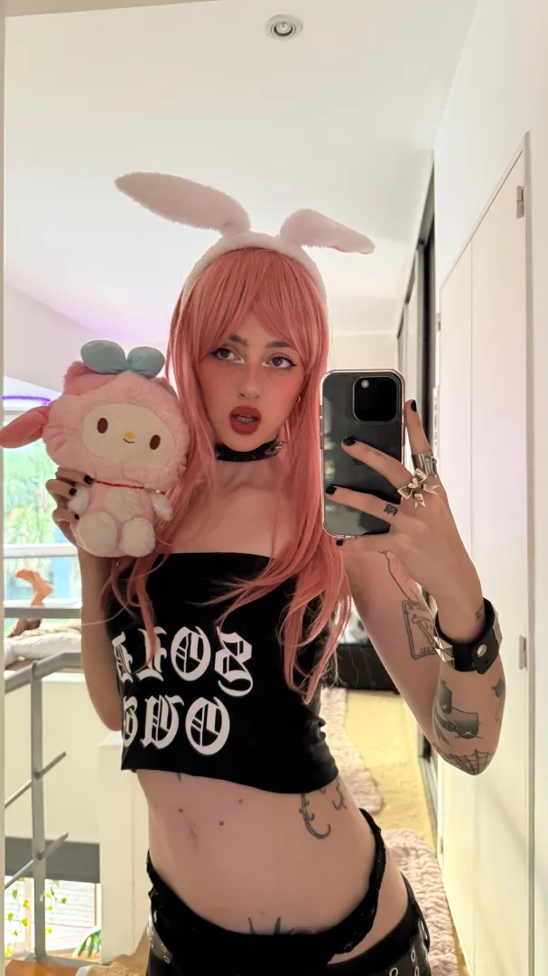 Had drinks, fun little mood if you can host.. Insta only: lunarumes,,