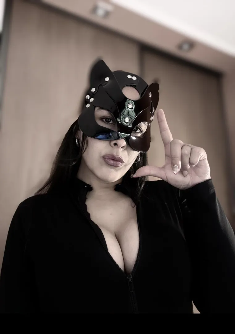 Haha, is that all? With that tiny little shrimp, you’re the perfect cuckold: pay to watch me with others, bacause you know you could never compete..