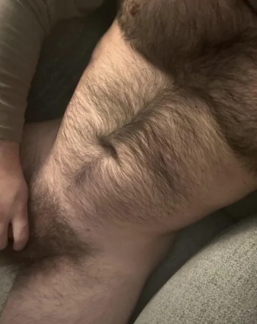 Hairy masc straight home chillin. Masc bros, verbal, rp, blue collar guys hmu