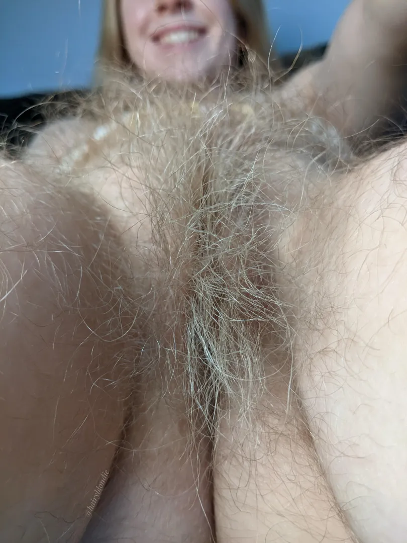 Hairy pussy smells best before a shower [p]
