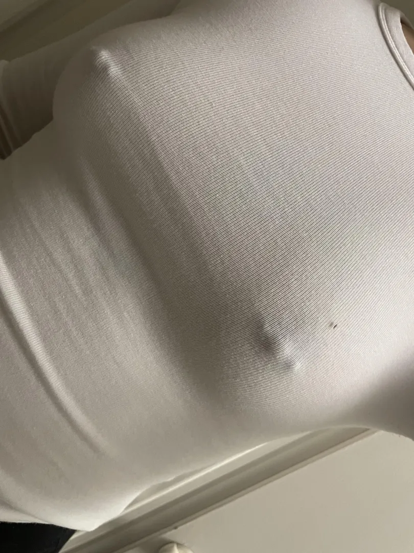 Haluisitko kokeilla miltä nää tuntuu sun huulien välissä