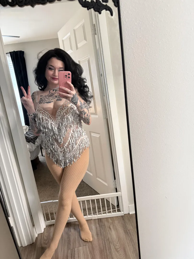 Happy belated Mardi Gras from a NOLA showgirl