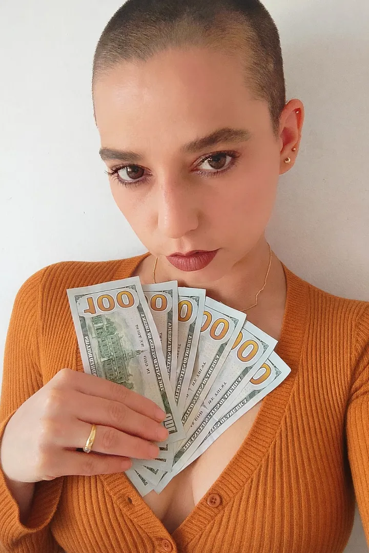 Happy Friday... open that wallet. Princess is very greedy today