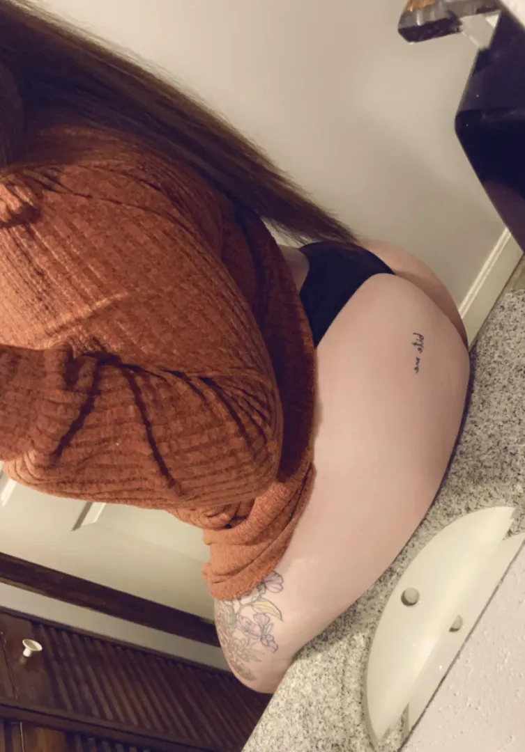 Happy hump days babes