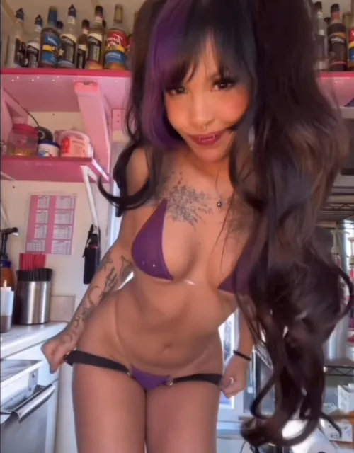 Happy Monday!Mileena is on Lakeview 3-8pm! she speaks english, spanish, and japanese! 10020 Lakeview Ave Sw, Lakewood