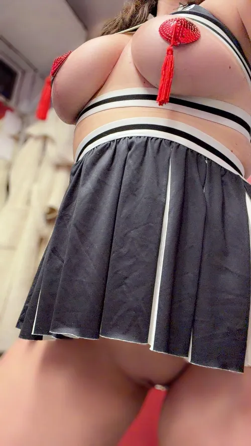 HAPPY v day!  4am-11am 1202 state ave marysville come get a coffee and pastry from me! Here now!!!