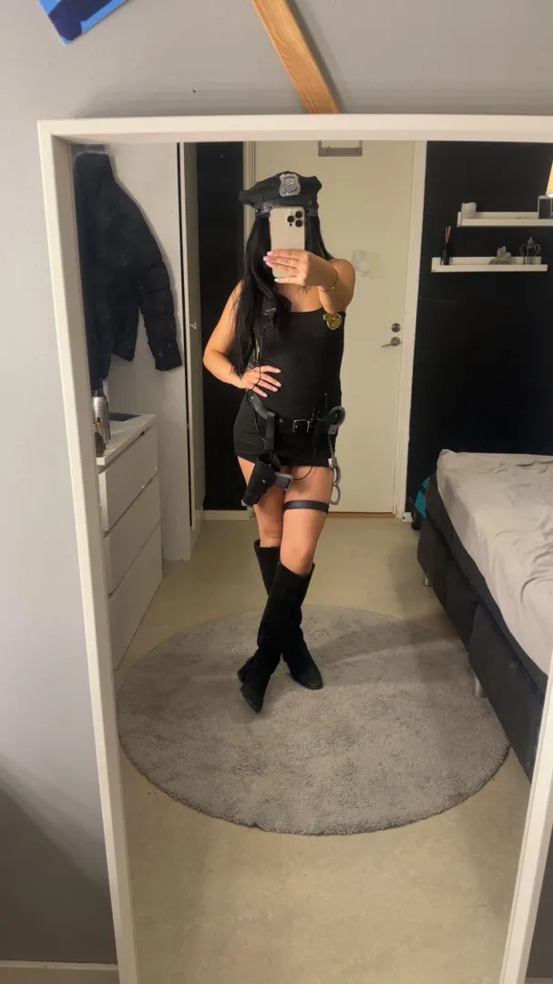 Har du noen gang ligget en politibetjent? 