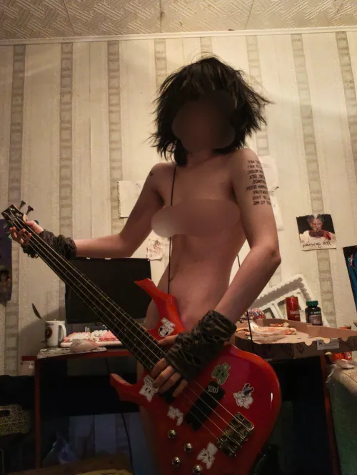 Have you ever wanted to have your own guitarist cat?