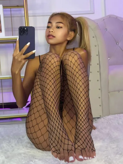 Have you seen a submissive Thailand gril before?