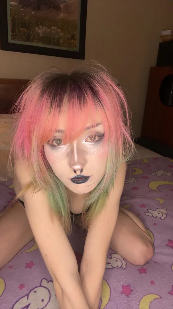 Haven’t found my limits yet [calls,sexting, premades, customs, worn items] [piss, fetish friendly, taboo rp and more]