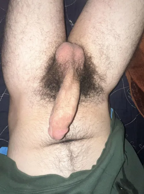 Haven’t shaven that meat in a while now, and you can see the cum on my shirt, hair and cum and spit, all I can say is that it smells.
