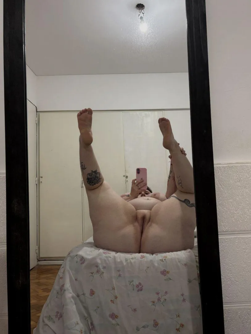 He dumped me after I packed on pounds. Do older men prefer women who carry extra? Y or N?