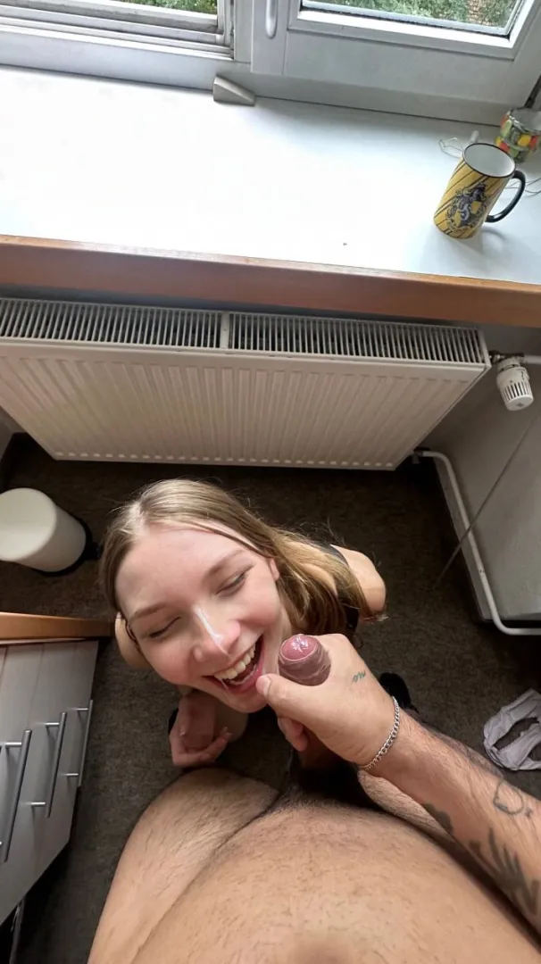 He left a thick goopy load all over me!