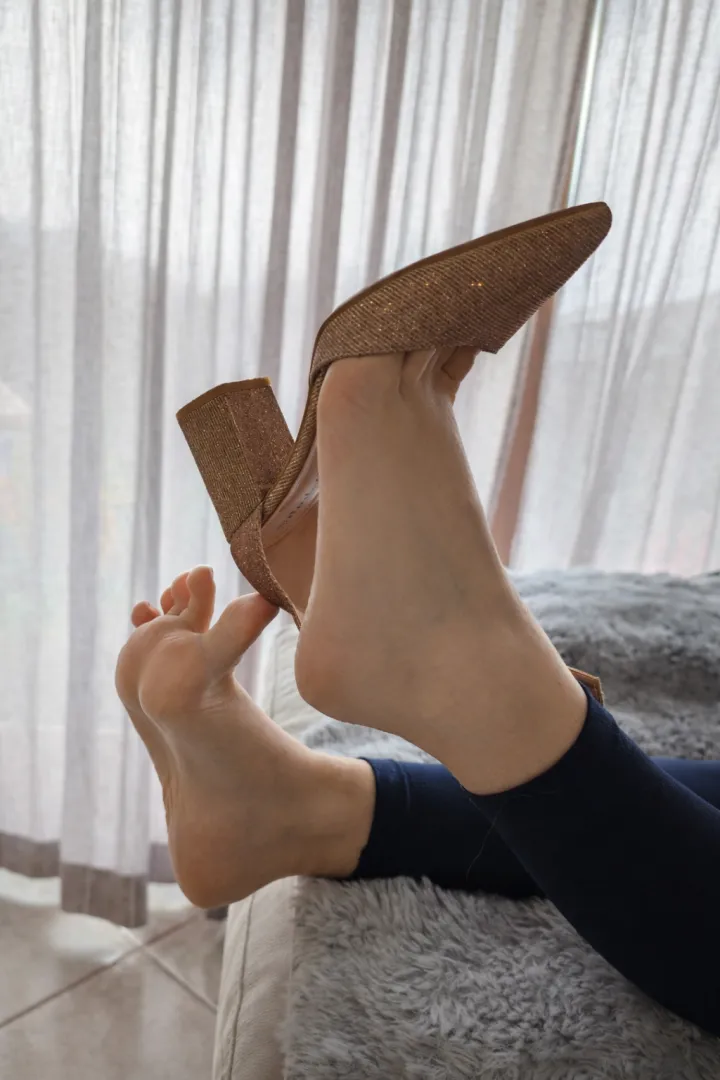 Heels or bare soles today? 