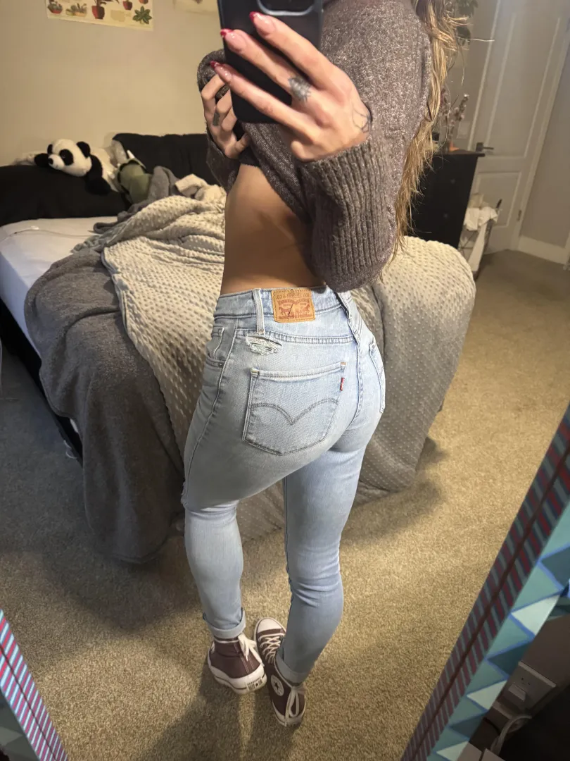 Hehe you can see my thong through the rip