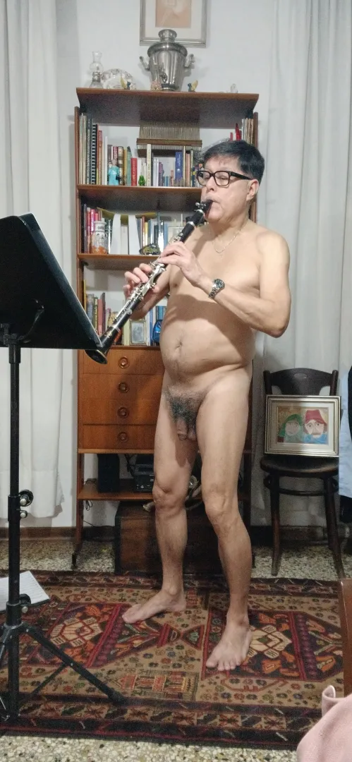 Hello. Me nude playing