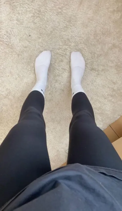 Herrin (20) hier, suche unterwürfige Jungs 18-22 Jahre mit Face! ⬇️