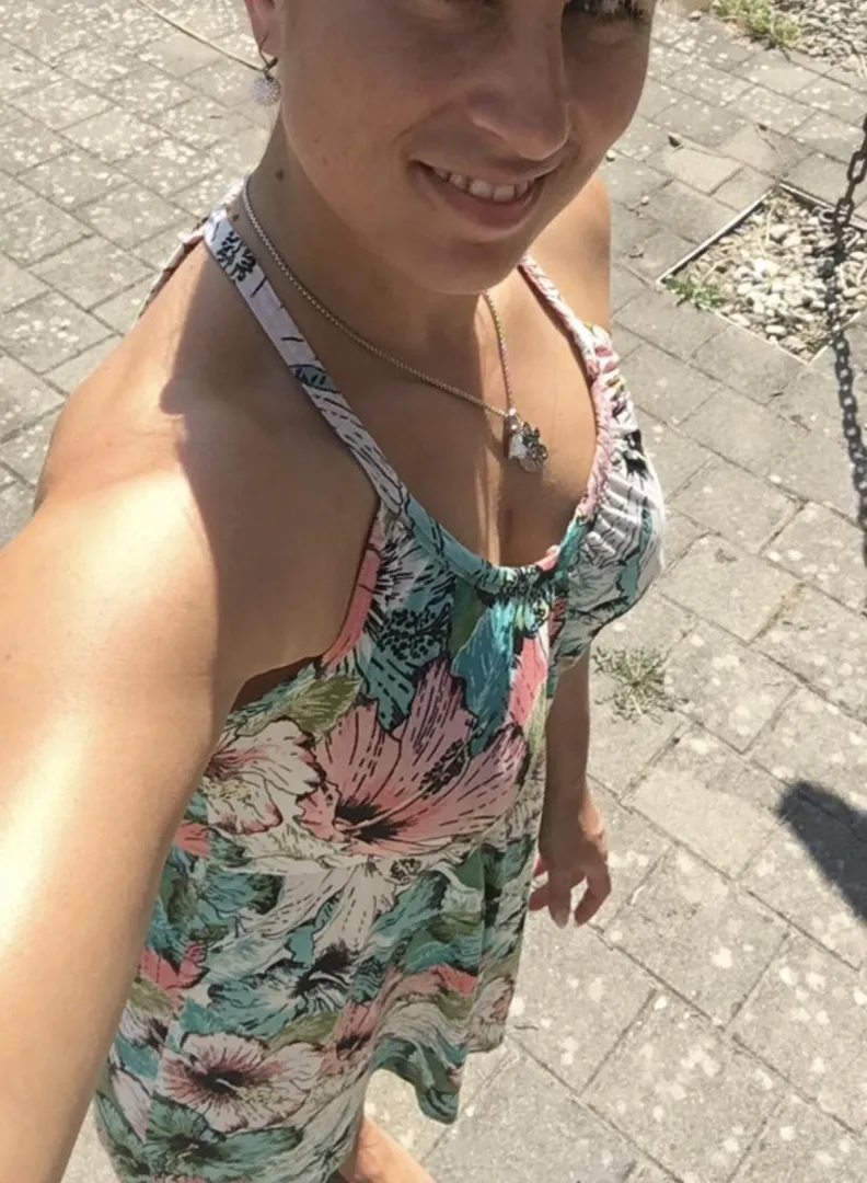 Herrin(33) suche neue sklaven 18-29 Jahre mit schlank oder sportliche figur mit mind. 17cm