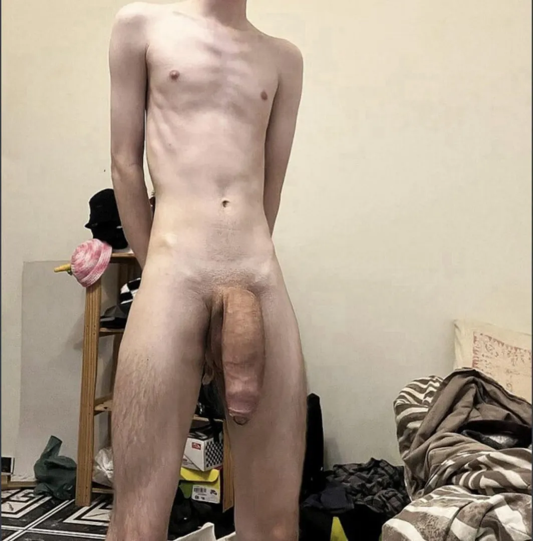 Hey l am 22 years old straight