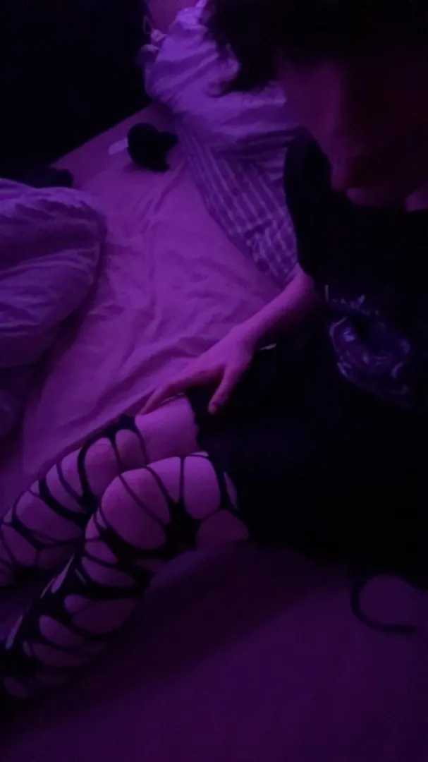 heyyy emo femboy from UK