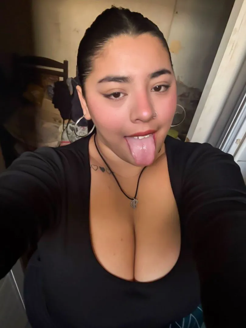 heyyy giving u something to look at :)