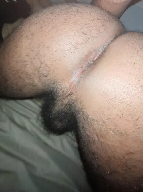Hi! Anyone like my ass and want to trib it come to DM!