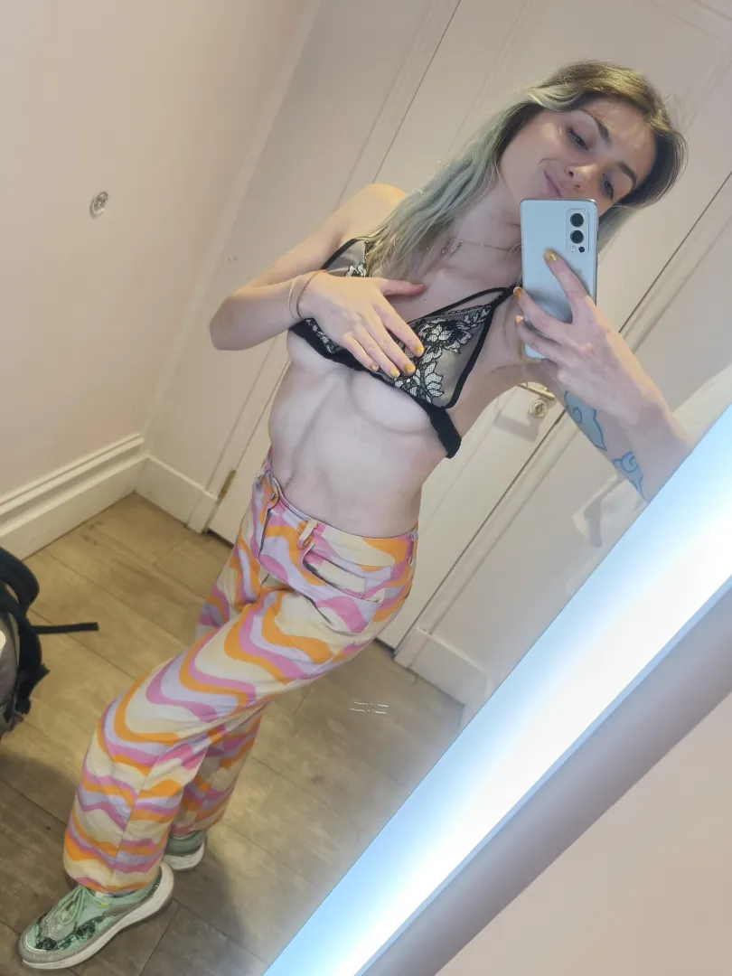 Hi I'm Lily Black from London