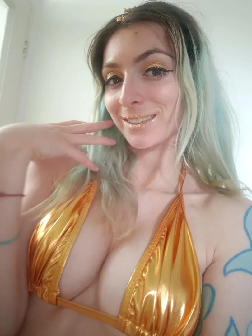 Hi I'm Lily from London