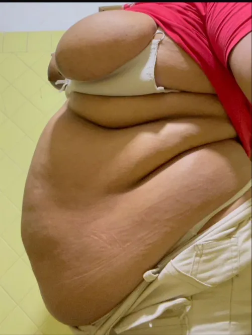 Hi love, what do you think of my cute belly?