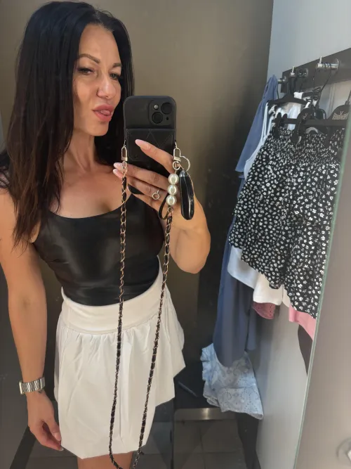 Hi there! Who's going to join me shopping next time? 