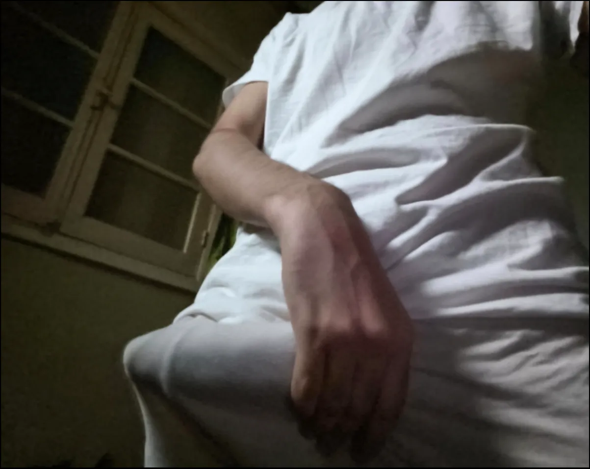 Hi u can touch , baby