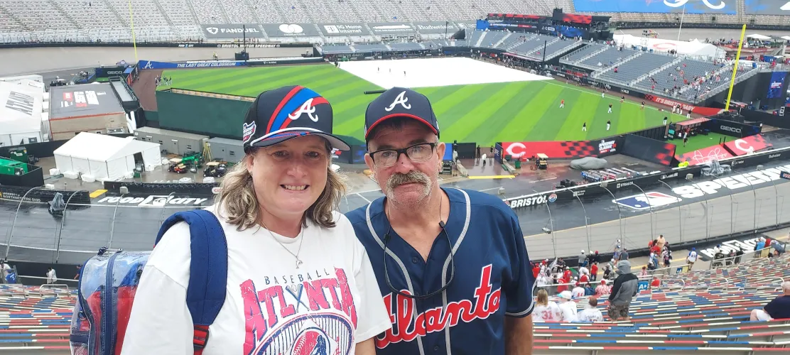 Highlander- margaritaville Feb 6-11. [54m55F] couple looking for friends. [Mf4mf] hanf out with. Traveling alone.