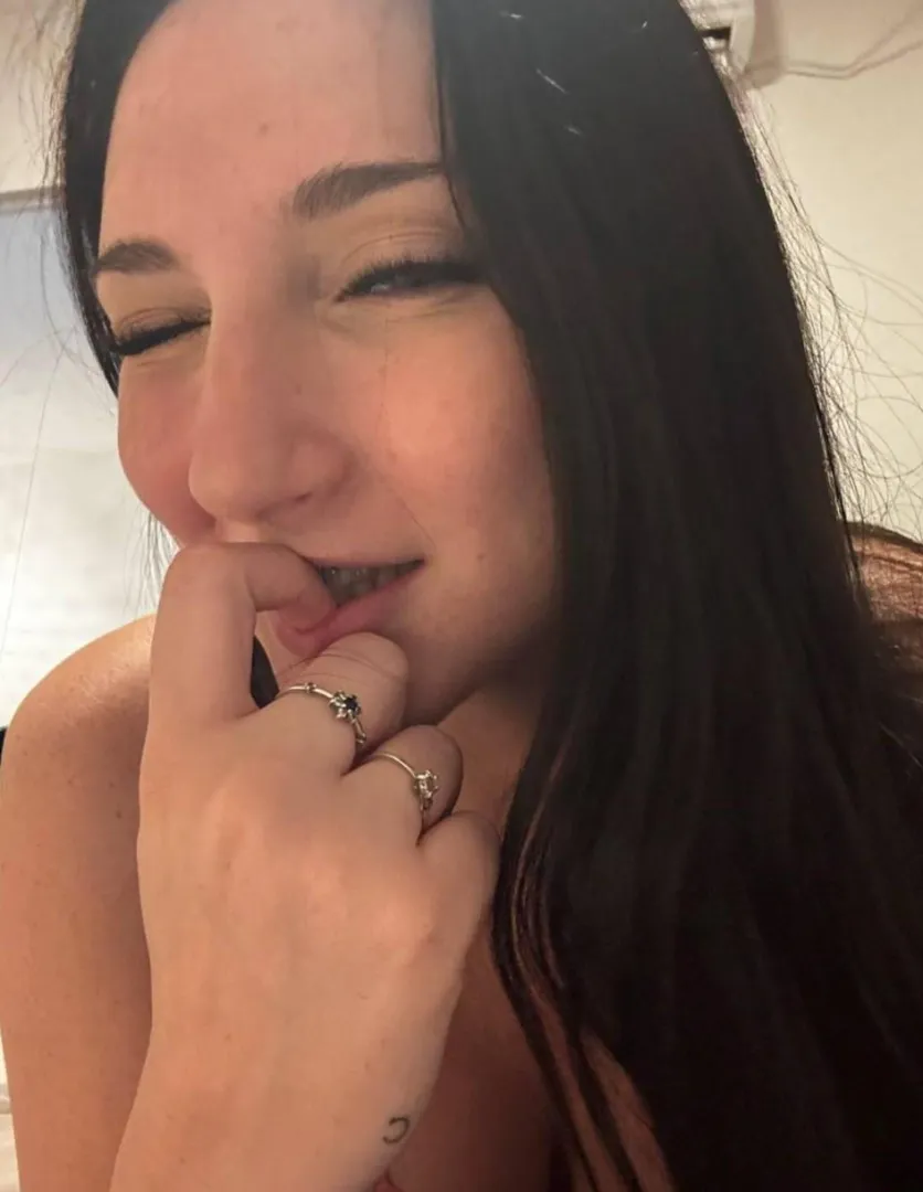 hmu if you think i'm cute