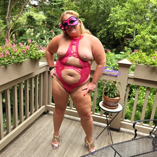 Hoes love gardening!!